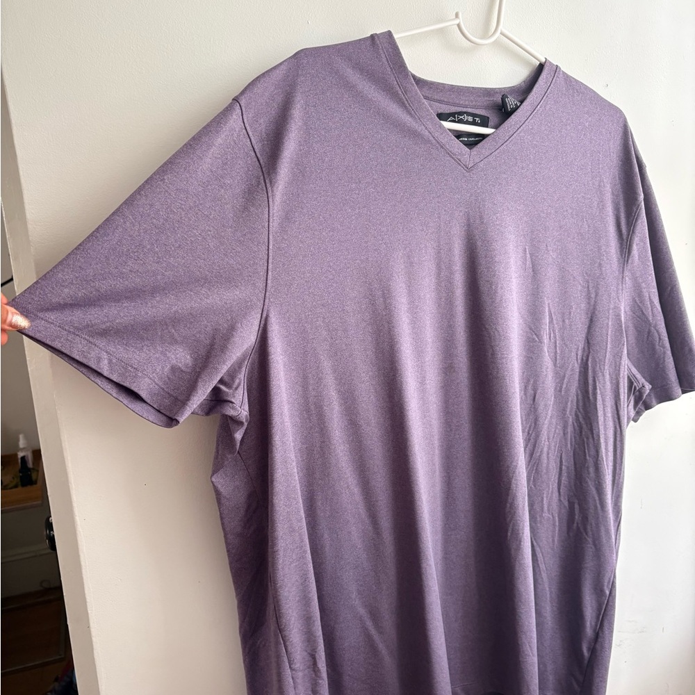 Brand new Axist Men's V-Neck Short Sleeve Shirt - Lavender Purple